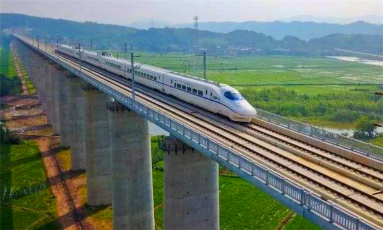 莫北高铁耗资1.5亿，7000多公里横穿三个国家，中国基建再秀操作
