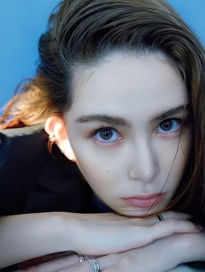 昆凌产后1个月宣布回归 展现好身材 网赞“像没生过孩子一样”