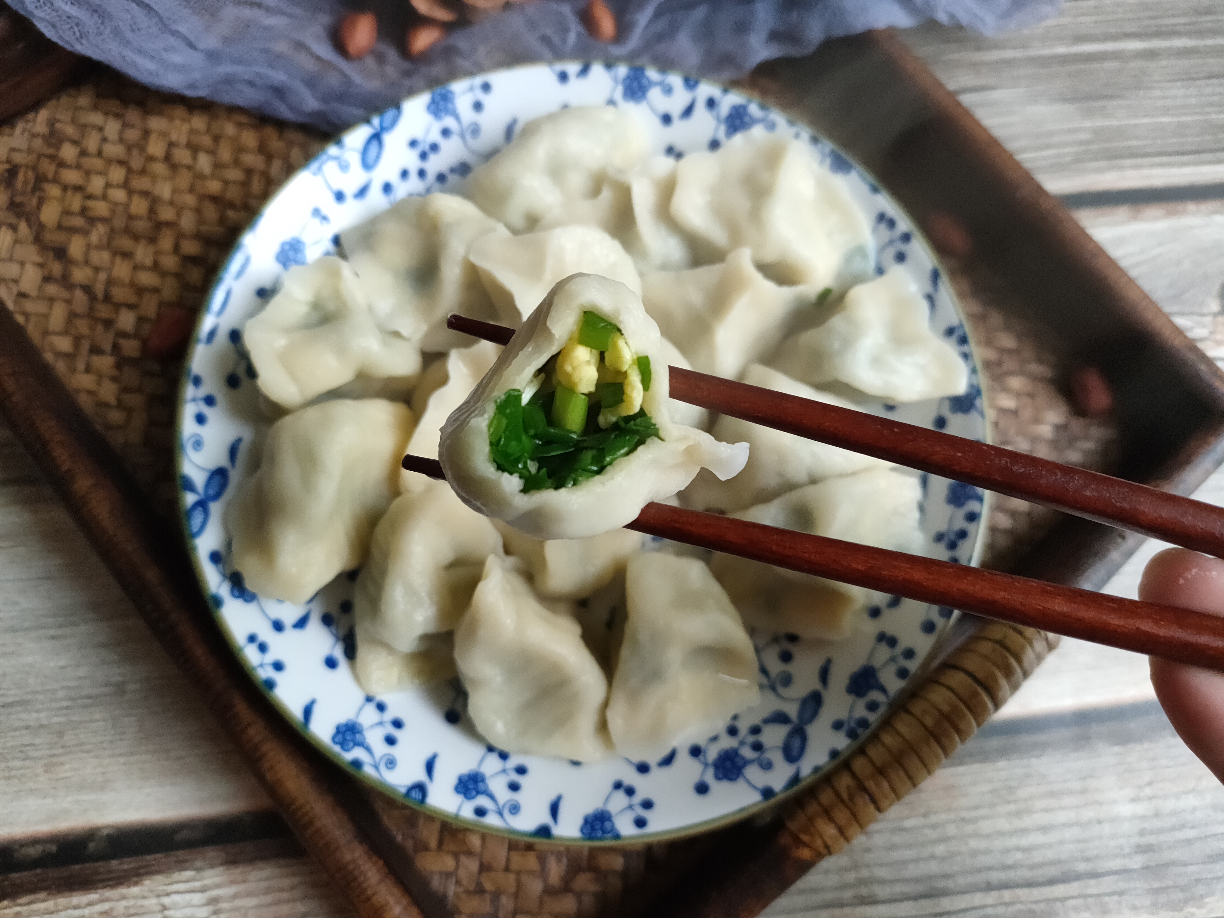 春天包韭菜馅饺子,不少人放错了“调料”,难怪不鲜不香不好吃