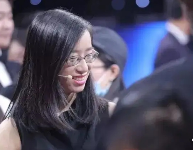 让母亲借100万供自己读哈佛，1年还清债务，詹青云的底气是什么？