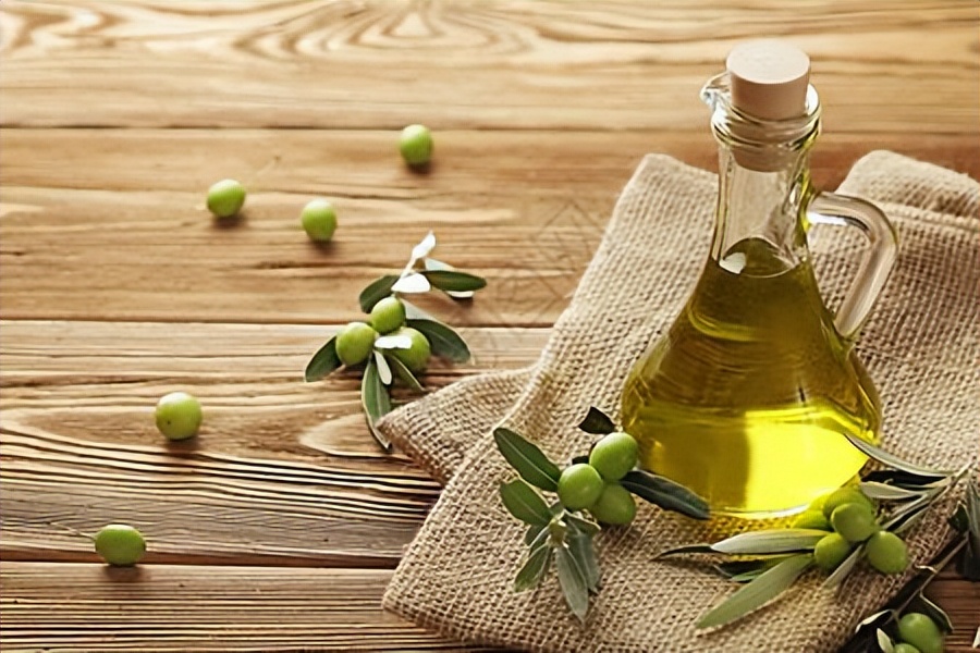 吃橄欖油對身體有啥好處？ 除了吃橄欖油，還可以用3種方法護膚