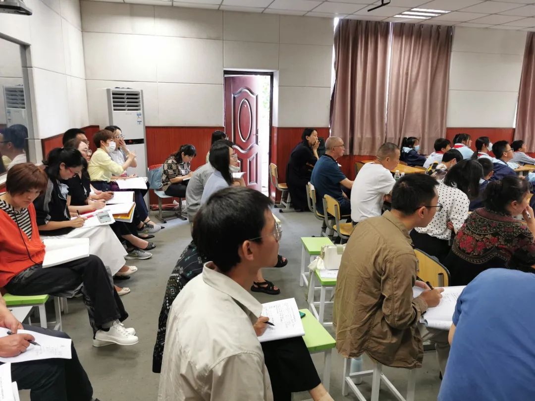 天府新区教育联盟集团小学段六年级数学教研活动在大林小学举办