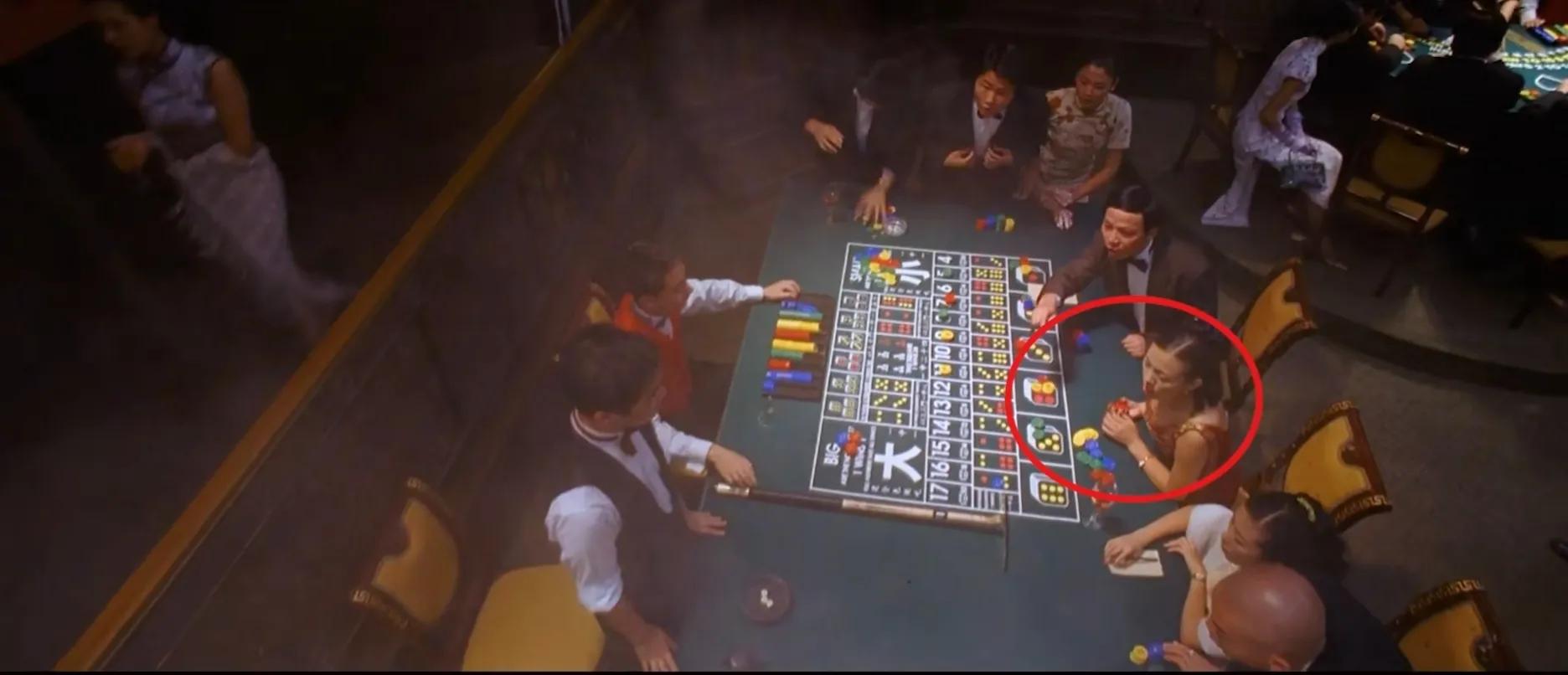 你敢信吗？《功夫》中“龅牙珍”其实是个富婆