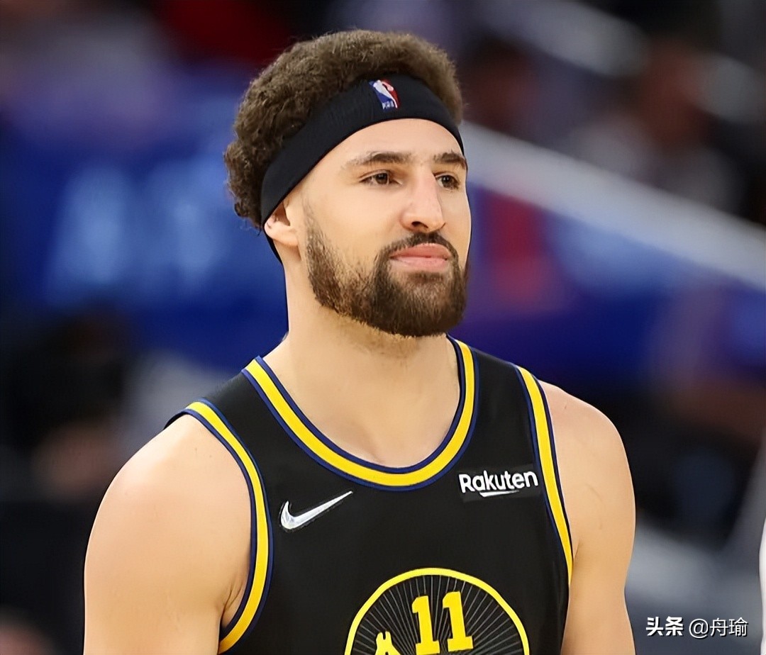 nba常规赛mvp(NBA早报：詹皇愚人节整活，库里常规赛报销，MVP榜布克第5)