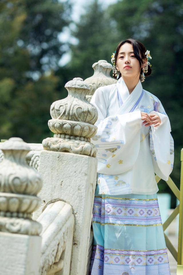 《快男》6强出道古装实景影棚古装道具古装服饰