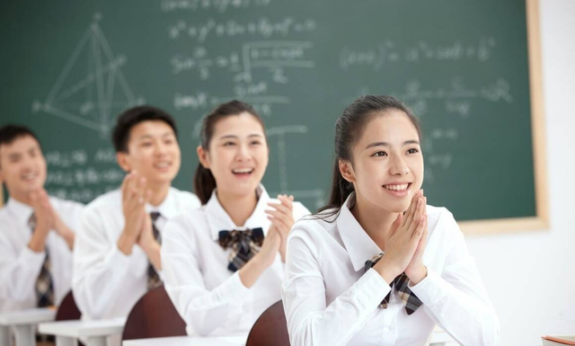 高考选科组合新坑，物理化学政治成迷之组合，太多学生表示后悔