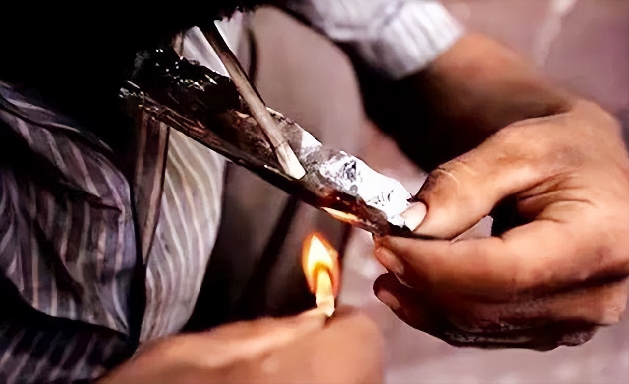 2015年四川小伙参军尿检呈阳性，后了一句话，牵出一桩食品大案