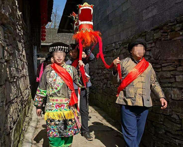 2017年,湖南22岁妙龄少女婚礼上失踪,找到时新郎被吓昏,这是为何?