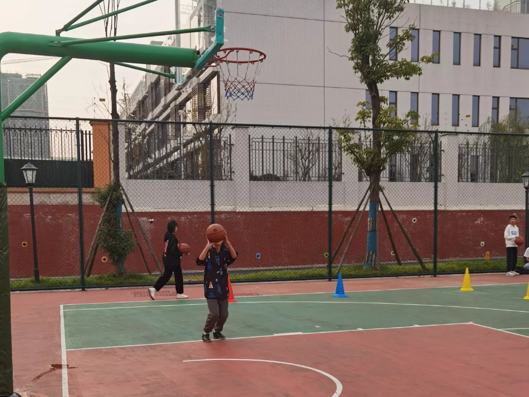 黄龙溪学校参加双流区第十六届中小学生体育集体项目运动会比赛
