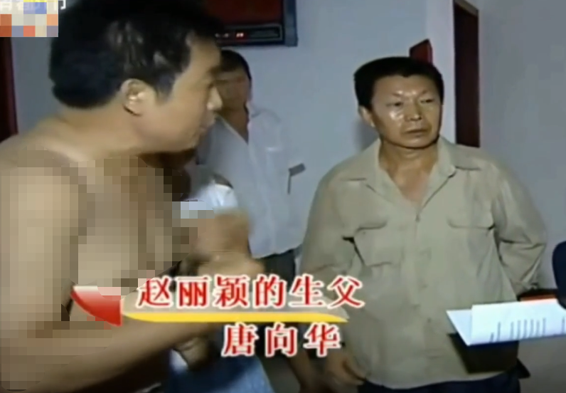 2017年，女孩金榜题名后，偷偷与富豪生父相认，穷养父：早干嘛了