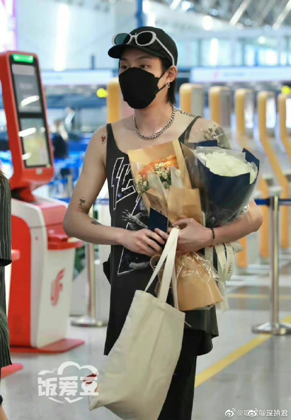 孟美岐桃花坞开放中