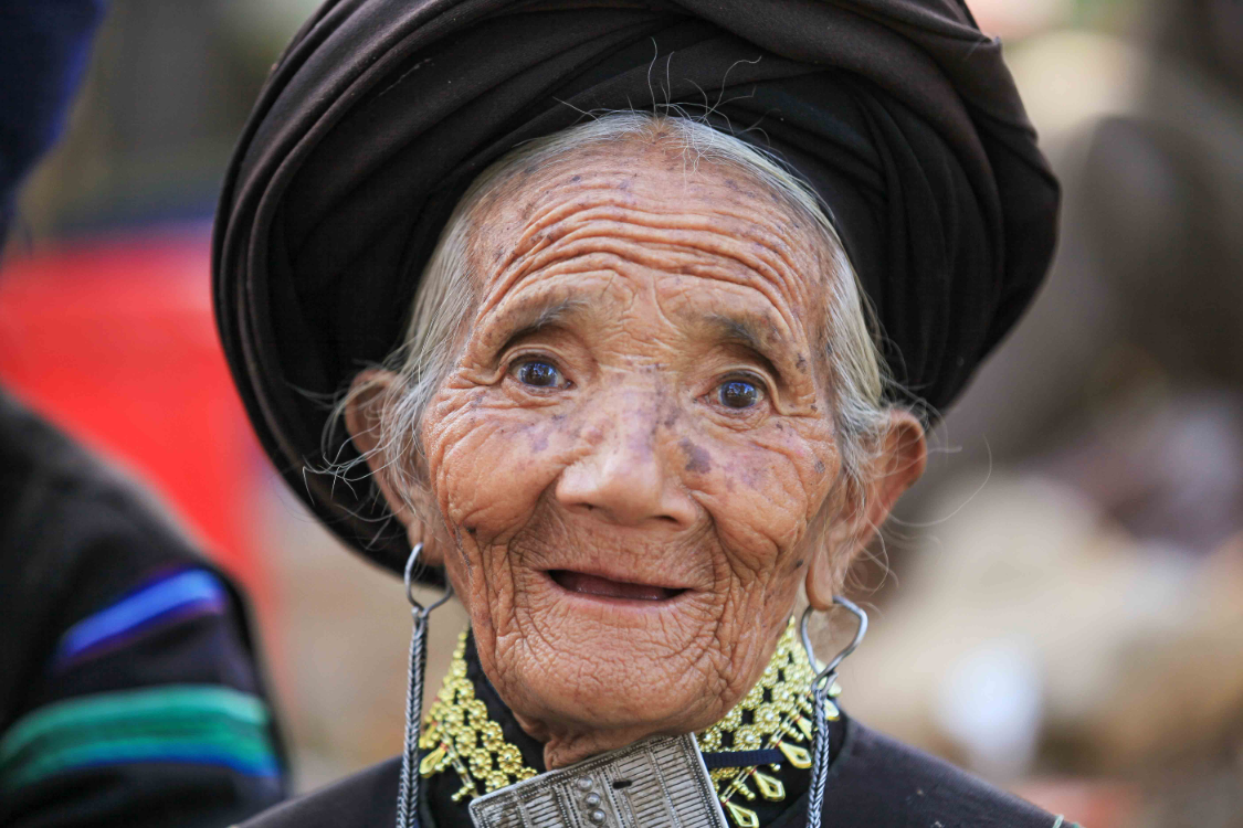 红军树村：时光穿越70年 88岁老奶奶的绝代芳华 摇曳在凉山深处