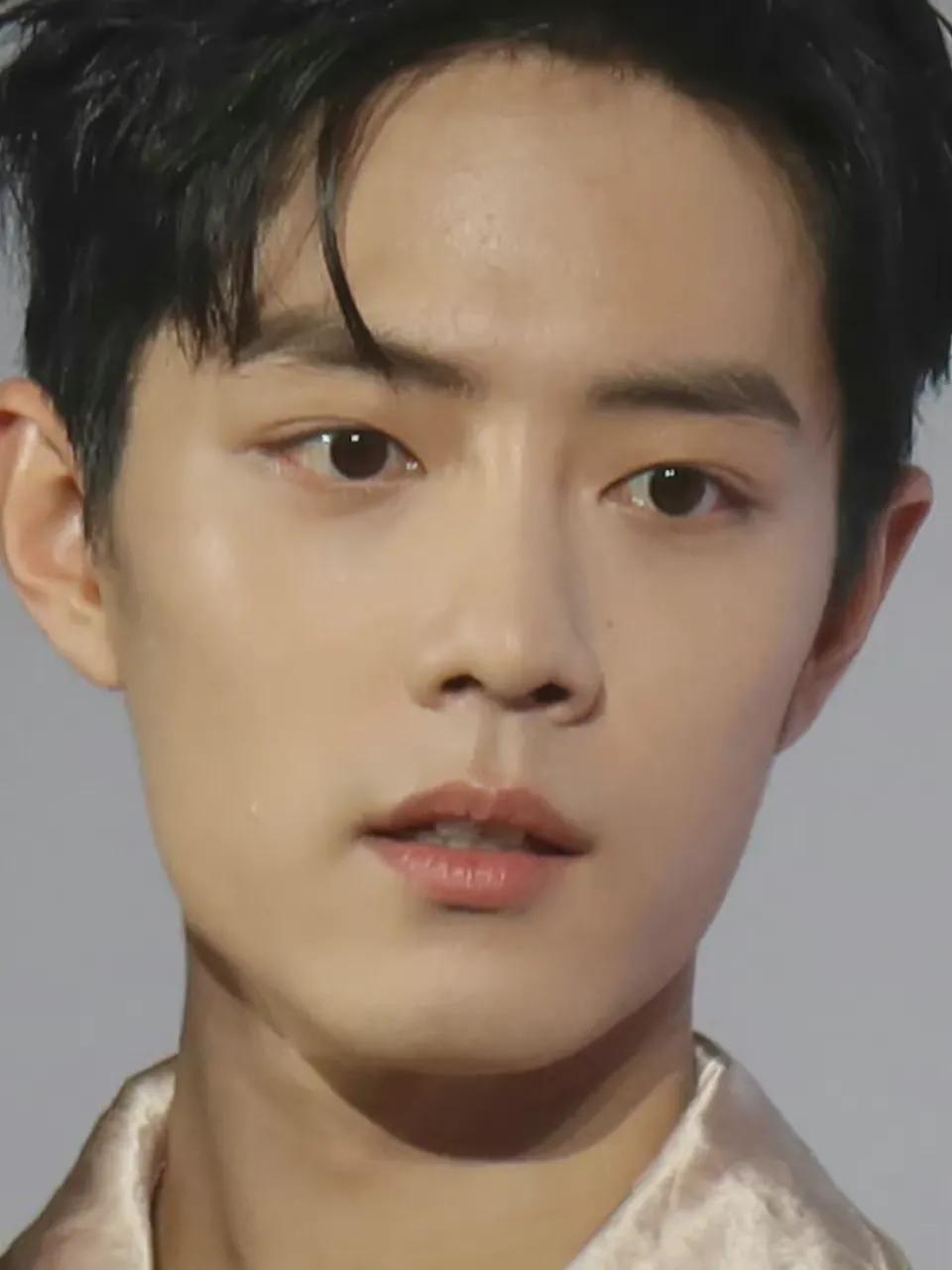生图比精修好看的十位男明星：杨洋朱一龙太精致，任嘉伦肖战惊艳