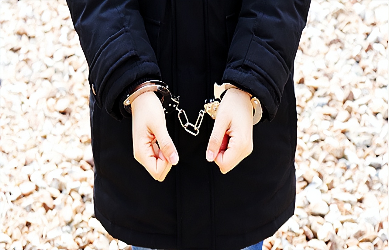 郑州大学一女大学生被立案，曾违规离校“私会男友”，行程公布