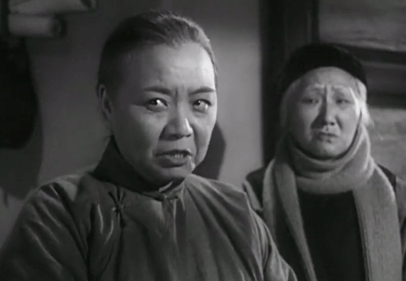 吴茵33岁确立“东方第一老太婆”的地位，终身未育，晚年写回忆录