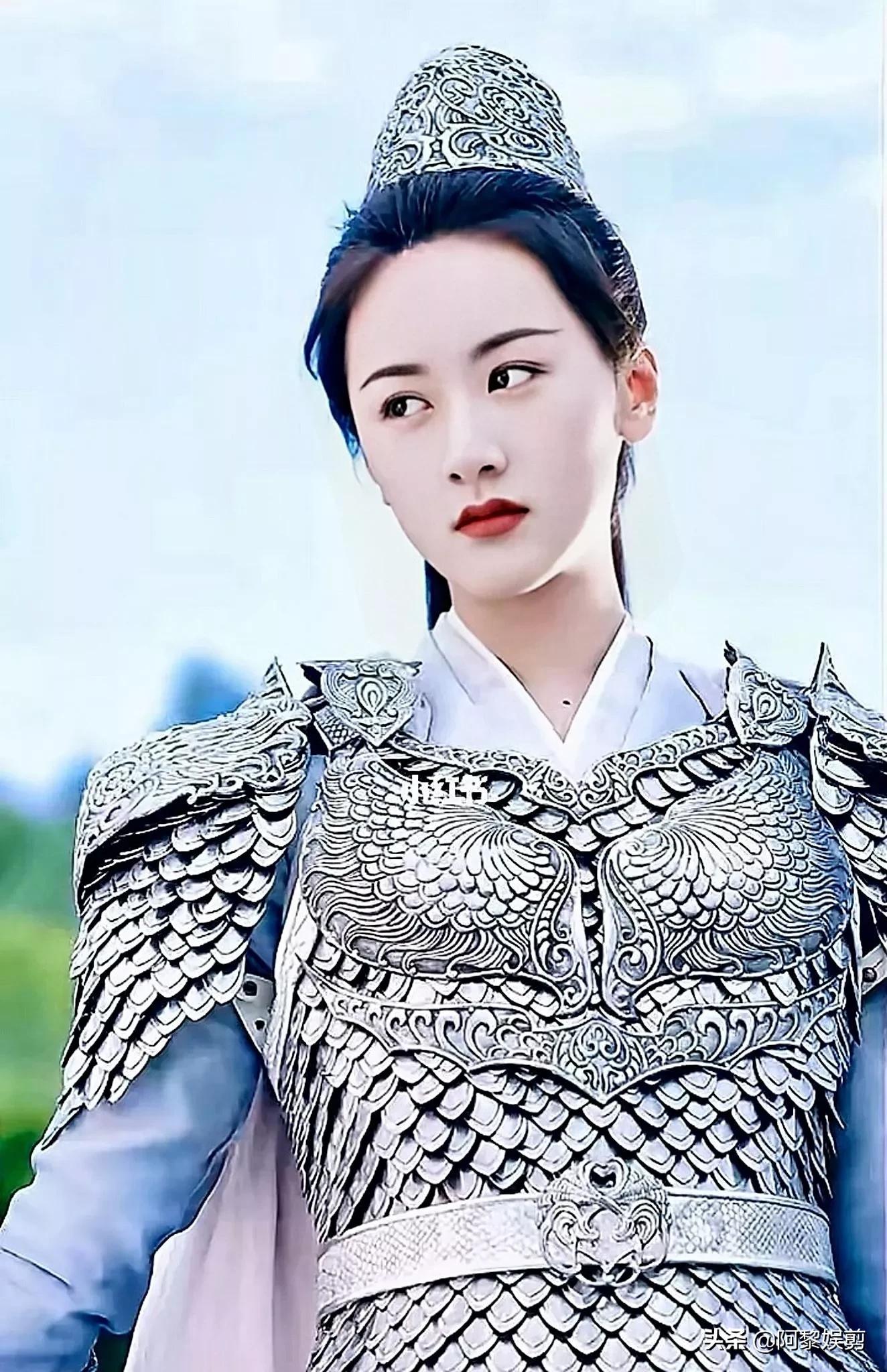 男明星穿铠甲VS女明星穿铠甲