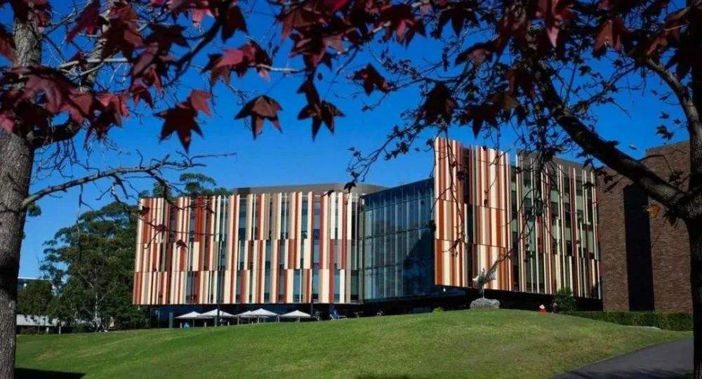 课程能让高中生进入qs综合排名全球top 1%的麦考瑞大学攻读本科学位前