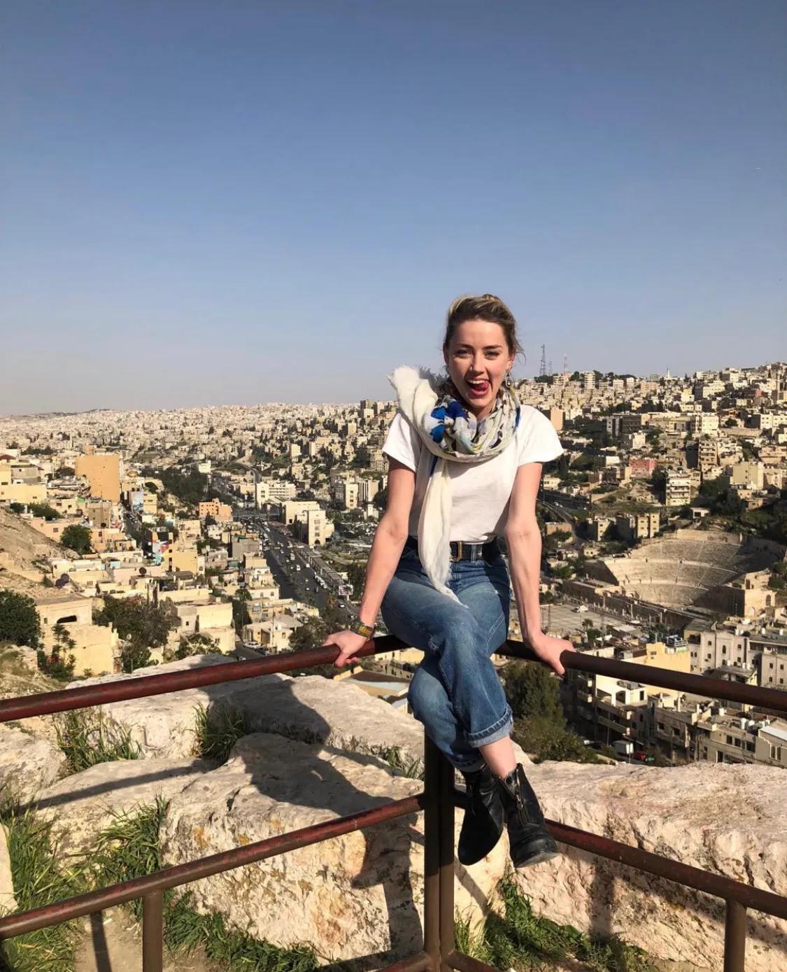 德普前妻花4000万请的顶级律师偷偷哭了，不认同也要硬着头皮辩护