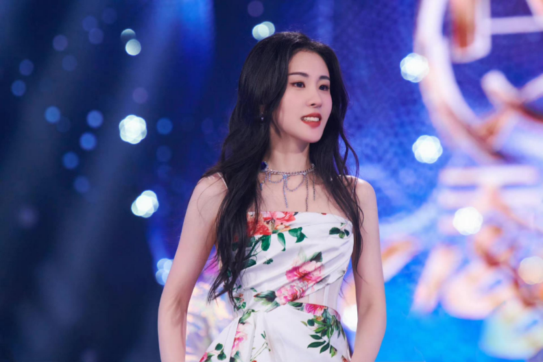 实力歌手张碧晨,做过练习生,当过私生饭,30岁成为单身妈妈 第9张