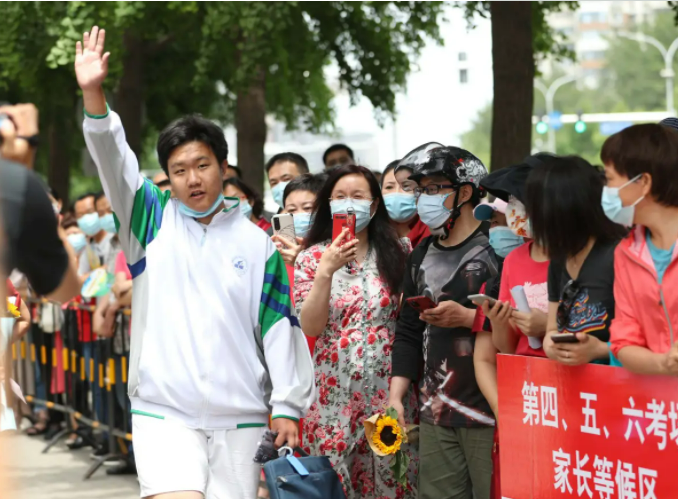 高考试卷为啥不能全国统一？明朝朱元璋统一试卷，结果引来大乱子