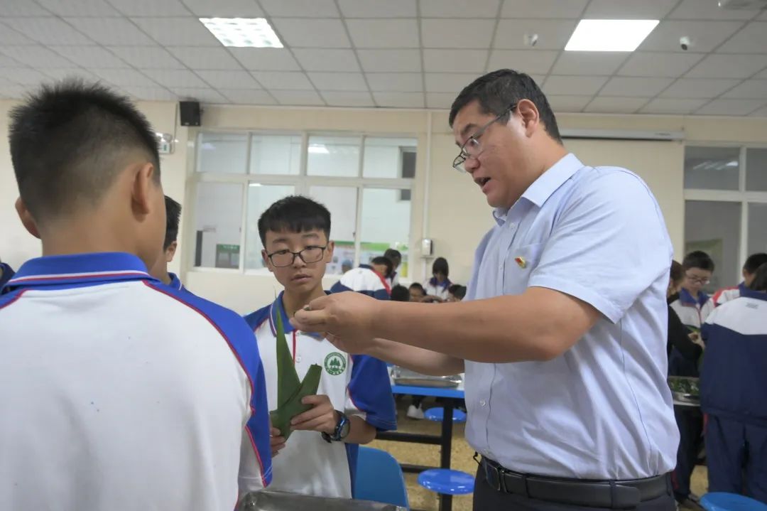 271教育丨粽子飘香满校园，浓情端午暖心扉