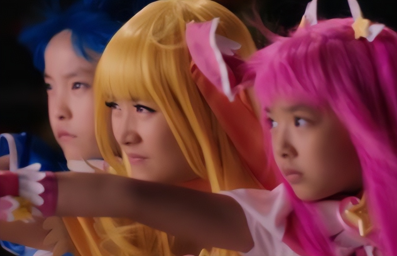 《小魔仙》石小龙长相大变样!五官立体似雕塑,大晒6块紧致腹肌