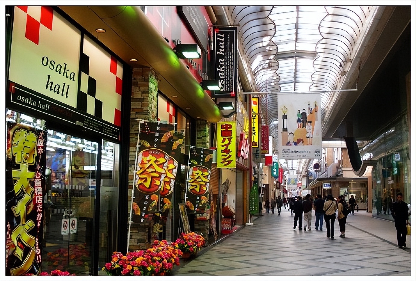 日本大阪旅游，逛“心斋桥”步行街，看大阪古城与街景