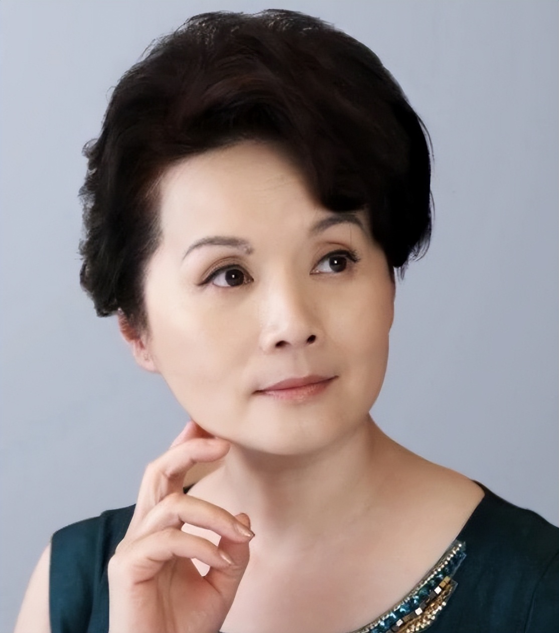 14位贤良的“妈妈专业户”女星，年轻时个顶个是美人坯子