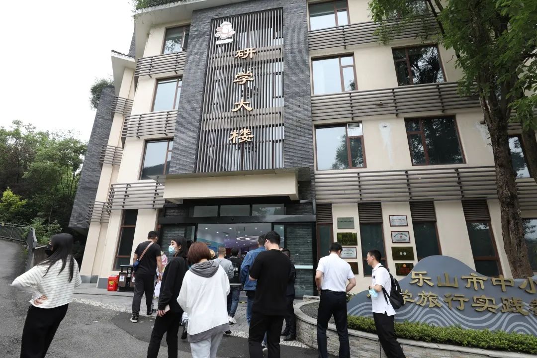 感受峨眉魅力 川渝媒体峨眉山采风行圆满结束