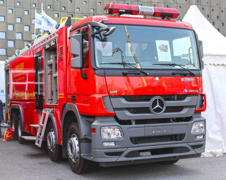 中国制造业发展迅速,消防车却从国外进口,国产消防车差在哪?
