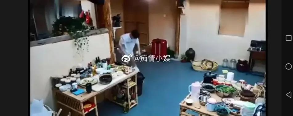 亲错老公、直击要害、反向带货，明星的社死瞬间能有多好笑