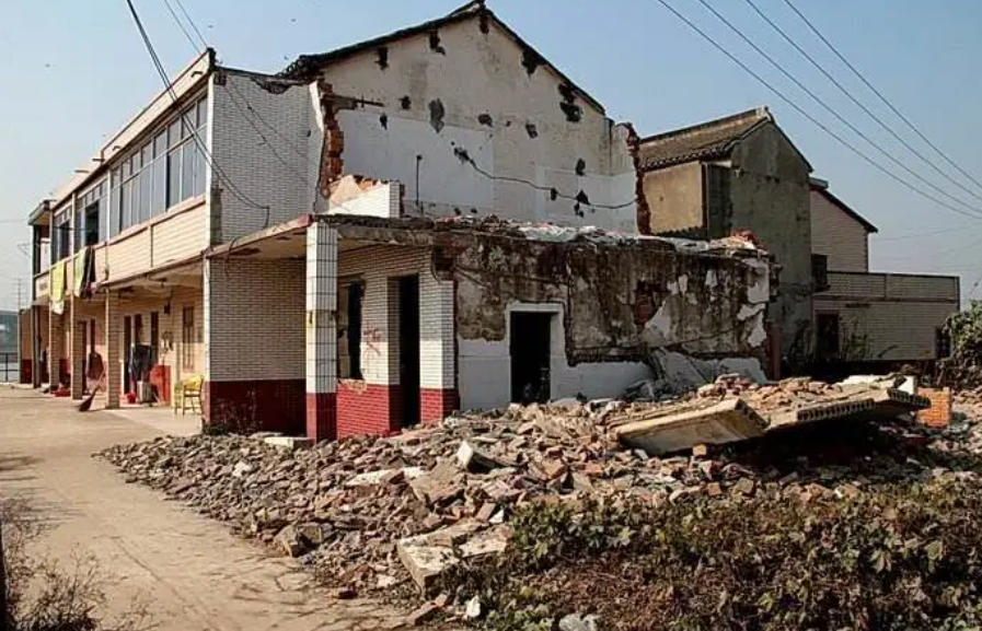 辽宁“土地奶奶”罗亚平：敛财超过6400万，还曾花5万让领导陪睡