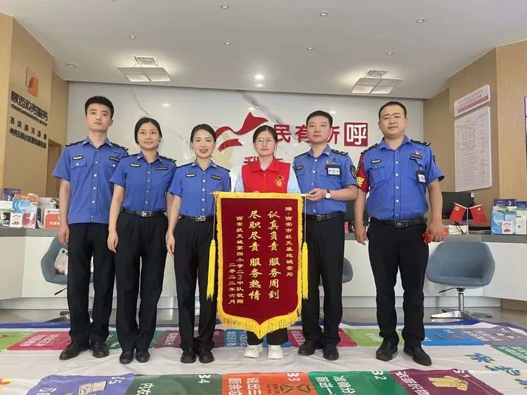 ����ǹ�����������ѧУ��չ�����������������