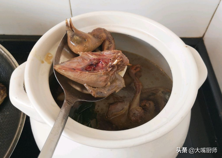 一鸽胜九鸡，炖鸽子汤牢记“2不”，肉嫩汤鲜，营养又好吃，真香