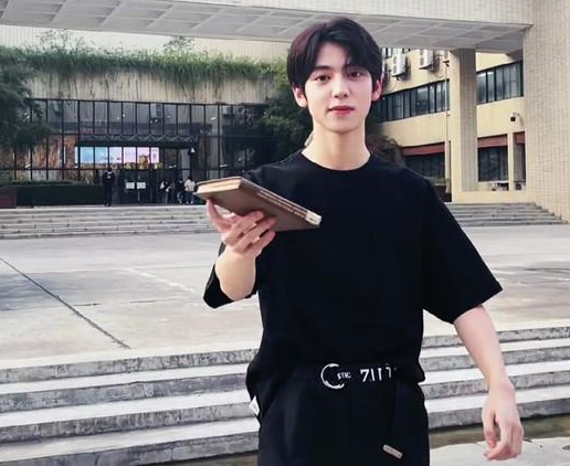 华中科大宣传片公布，武汉大学竟成最大受益者？原来主角来头不小