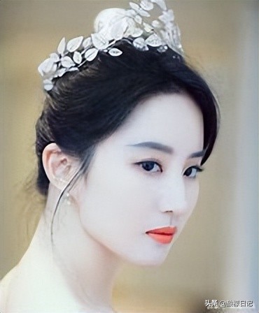 6位女星的上亿豪宅，李小冉8.5亿豪宅内养花，一个比一个奢侈