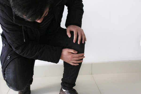 男人坚持每天做深蹲，身体会收获哪些变化？每天做几个算达标？