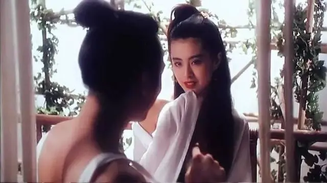 苏轼著名七绝《春宵》，开篇就是千古名句，后人用得却非常“污”