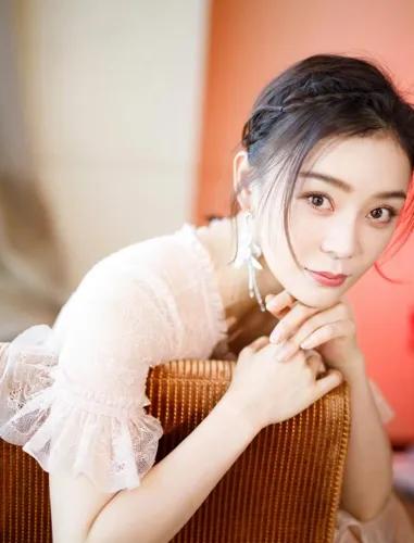 袁姗姗，25张精美的照片