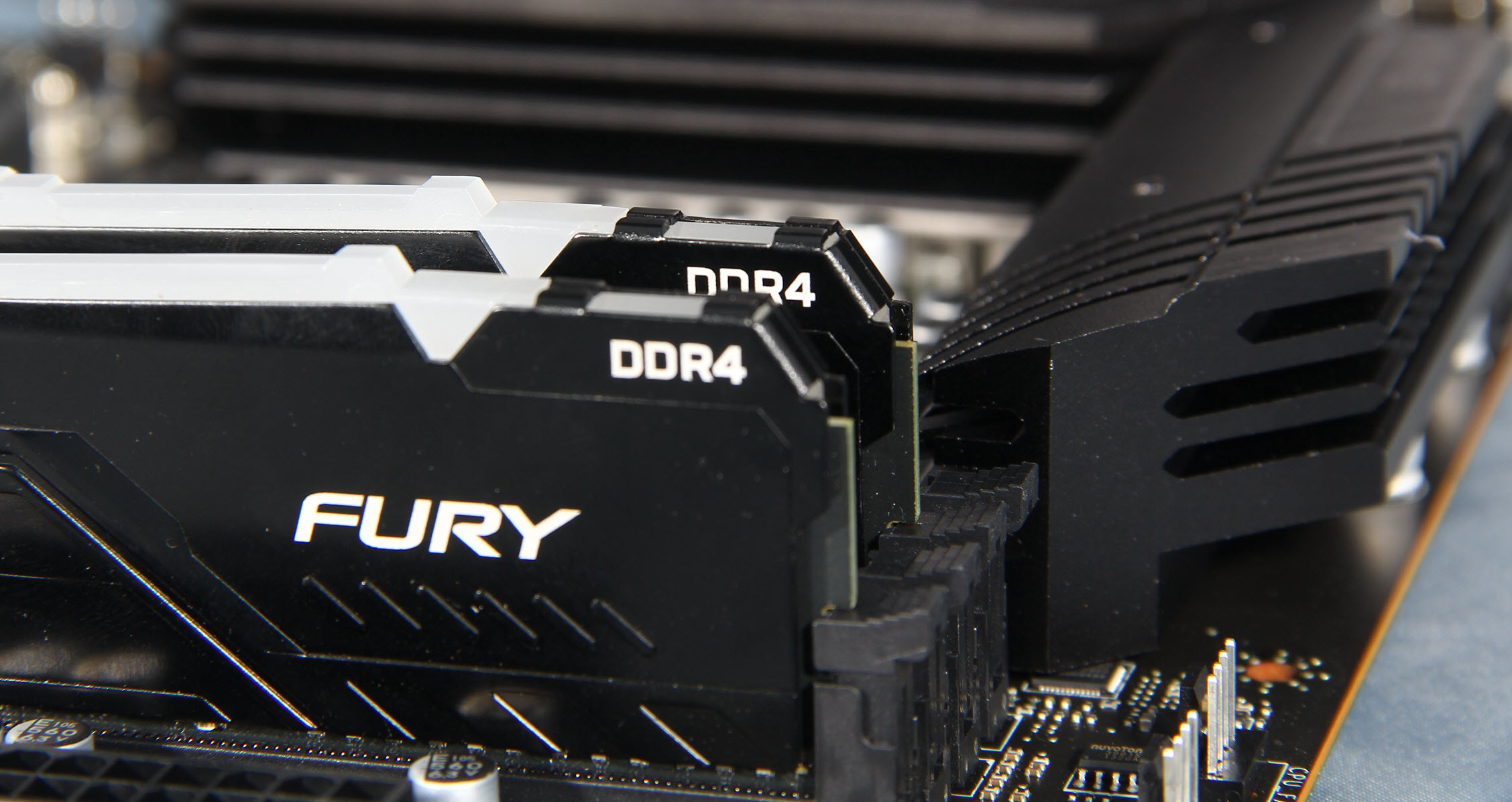 全面进化的精确制导，微星MAG Z690 TOMAHAWK WIFI D4战斧导弹评测