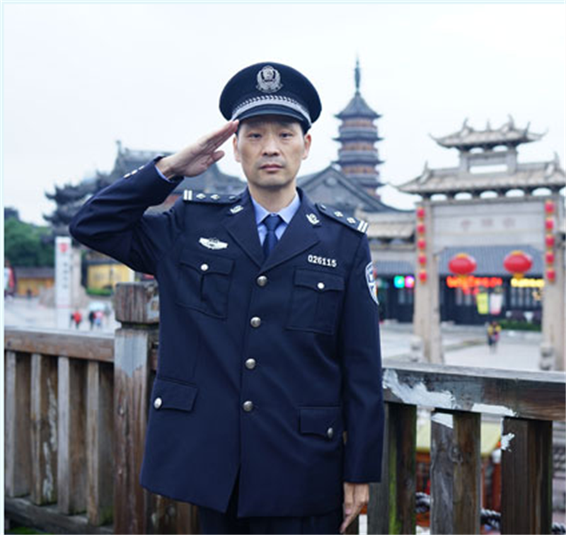 “贼王”12岁行窃，偷出千万身家，被抓时：别让我儿子知道我是贼