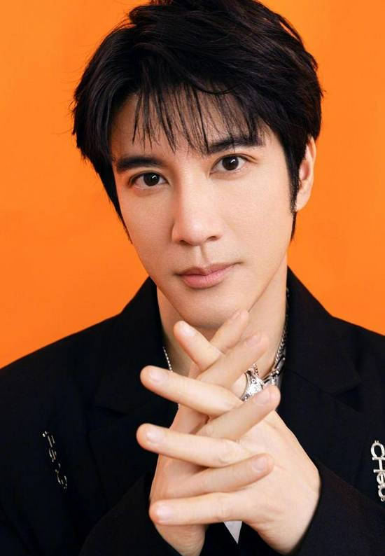 王力宏私通“人妻”身份成疑，李靓蕾辟谣范玮琪，未为徐若瑄站台