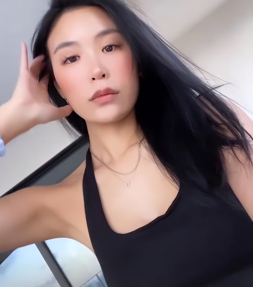 bella再次提起高以翔，粉丝留言：请你远离他的世界不要再打扰