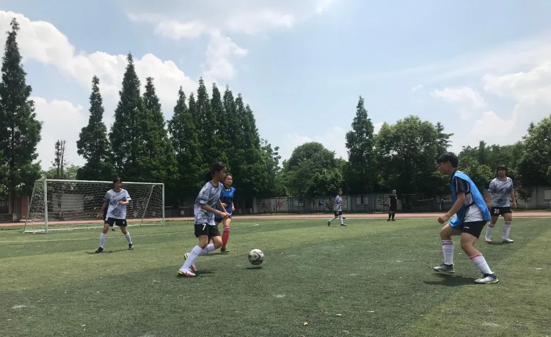 双流区协和实验初中女子足球队勇夺区第五届校园足球联赛桂冠