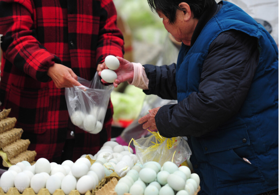 怎么腌咸鸭蛋（60年腌咸鸭蛋老方子送给你）