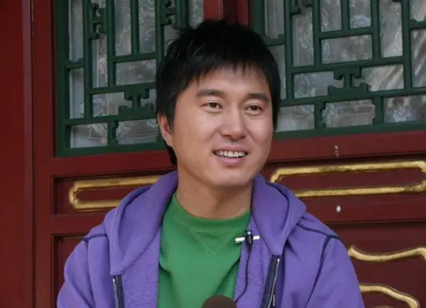 歌手满文军：两次婚姻两副面孔，他的故事比你看到的更恶劣