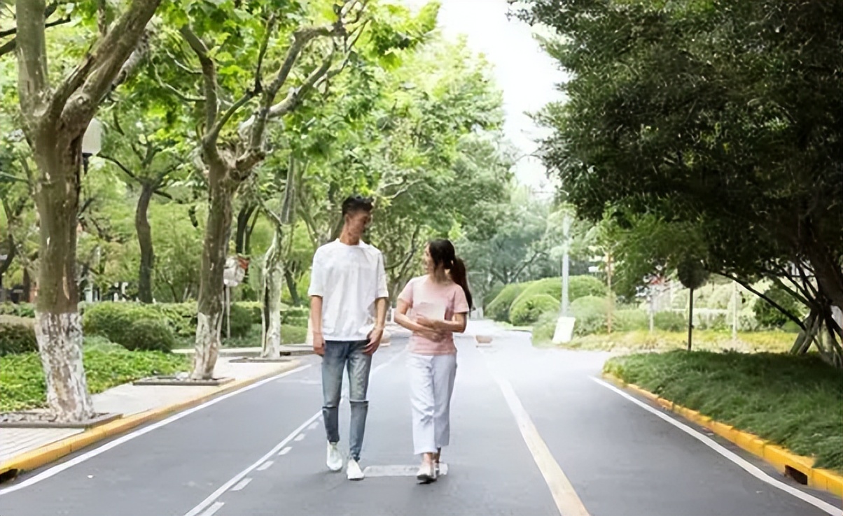 “尽量上大学时找到对象”，毕了业才领悟到，家长的忠告有多现实