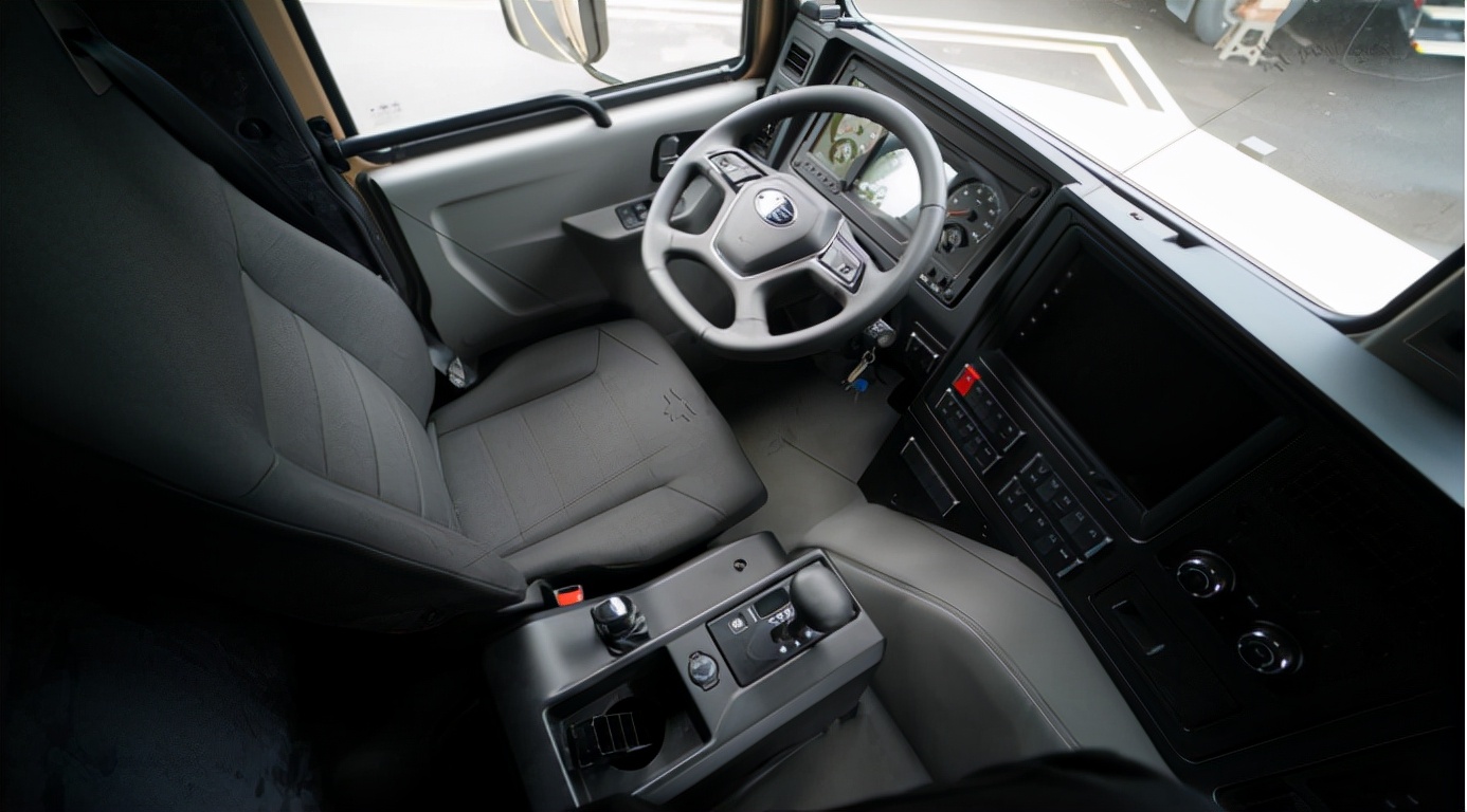 硬核越野房车PK，国产“越野之王”VS进口“越野传奇”（二）