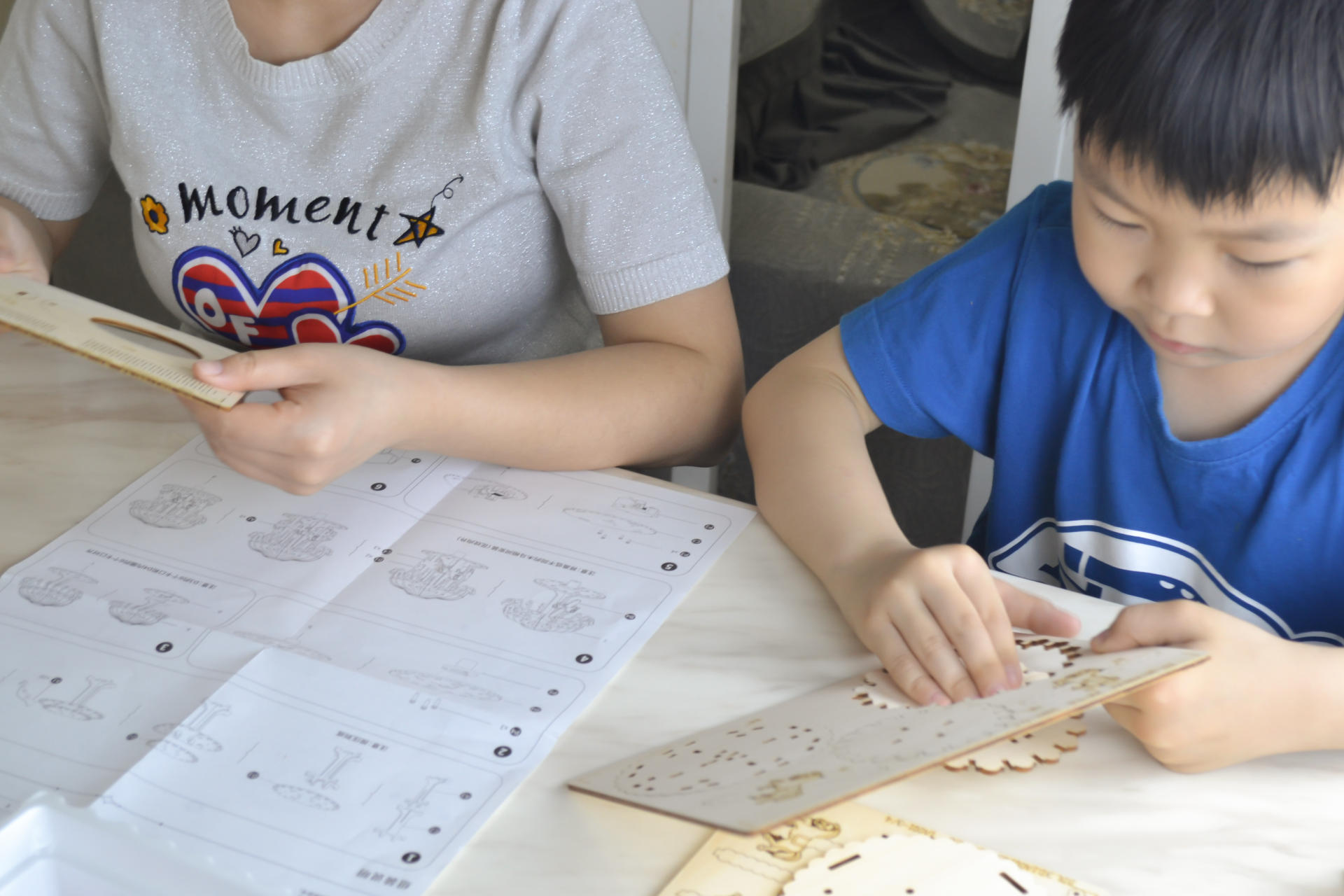 乐趣无穷 亲子互动和萌宝一起 玩玩当当狸旋转木马八音盒