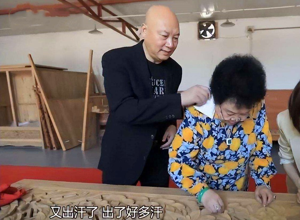 娶了富婆的男星，有人被嘲、有人犹如新生，还有人尊称妻子“您”